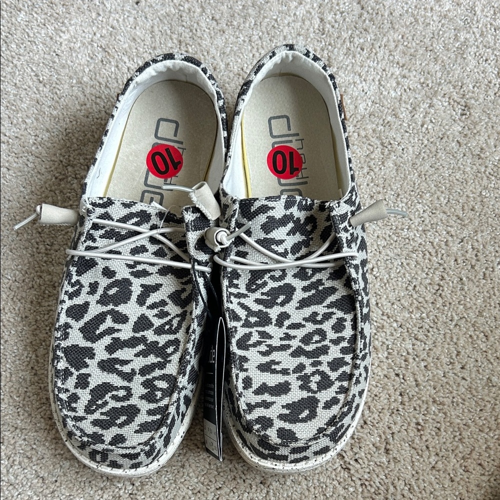 HEY DUDE women’s Wendy Woven Cheetah Gray size 10 NWT
